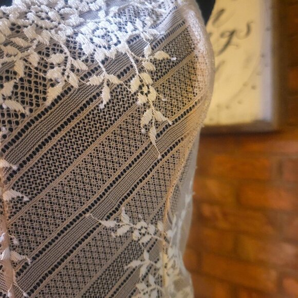 Wacoal Blush & Lace Camisole - Size L (fits like a M) - Picture 3 of 9